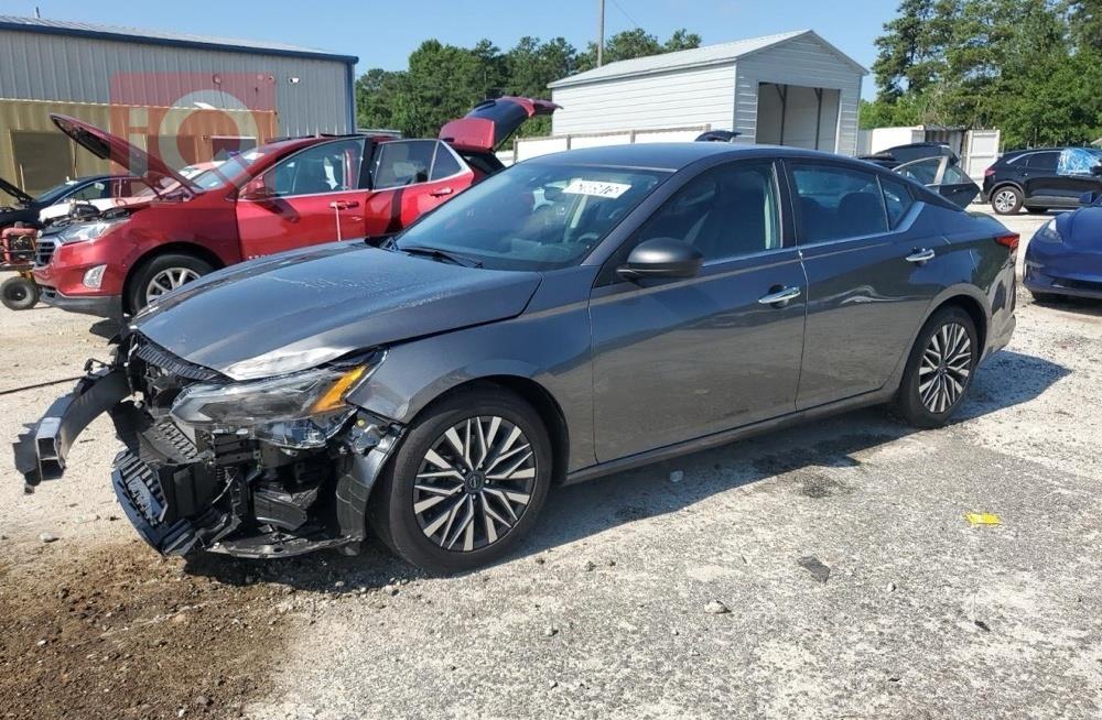 نيسان ألتيما